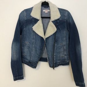 Lightly worn Mossimo faux Sherpa denim jacket